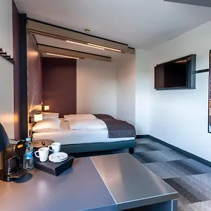 City-west Hotel